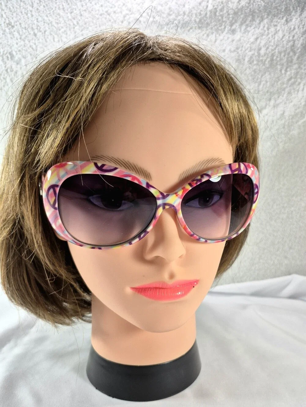 Italy Design Retro Peace Sign Sunglasses & Candie's Pink Case Bundle Y2K Hippy